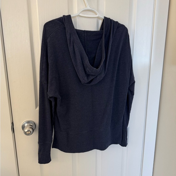 Alo Yoga Fluid Hoodie Heathered Blue Scoop Neck Pullover Sweatshirt Women Active - Picture 3 of 4